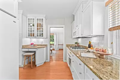6116  Washington Cir, Wauwatosa, WI 53213 - Photo 10