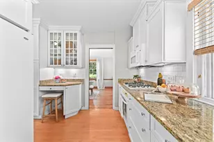 6116 Washington Cir, Wauwatosa, WI 53213 - Photo 10
