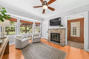 6116 Washington Cir, Wauwatosa, WI 53213 - Photo 14