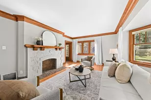6116 Washington Cir, Wauwatosa, WI 53213 - Photo 6