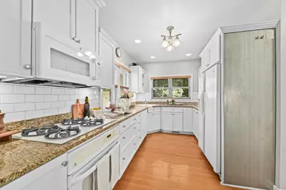 6116  Washington Cir, Wauwatosa, WI 53213 - Photo 12