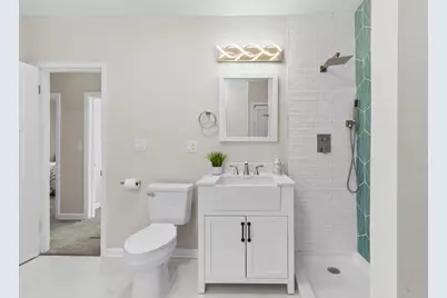 2559 S 84th St, West Allis, WI 53227 - Photo 14