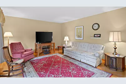 1121  Jean St, Racine, WI 53182 - Photo 4