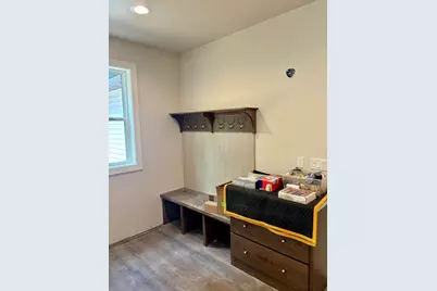 338  Mosie Ct, Manitowoc, WI 54220 - Photo 6