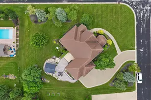 165 Chelsea Ln, Racine, WI 53182 - Photo 10