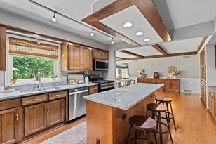 717 St Johns Dr, Delafield, WI 53018 - Photo 8