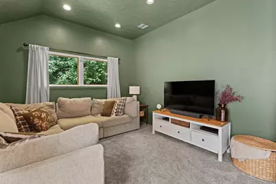 717  St Johns Dr, Delafield, WI 53018 - Photo 20