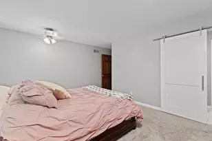 717 St Johns Dr, Delafield, WI 53018 - Photo 22