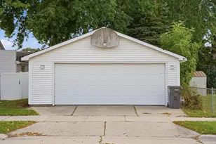 6001 S Lake Dr, Cudahy, WI 53110 - Photo 30