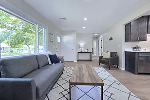 6538 W Euclid Ave, Milwaukee, WI 53219 - Photo 14