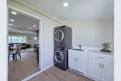 6538 W Euclid Ave, Milwaukee, WI 53219 - Photo 24