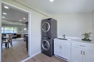 6538 W Euclid Ave, Milwaukee, WI 53219 - Photo 24