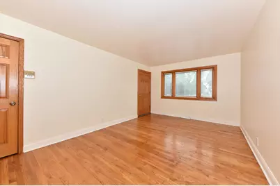 5710 N 91st St, Milwaukee, WI 53225 - Photo 8