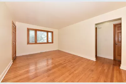 5710 N 91st St, Milwaukee, WI 53225 - Photo 10