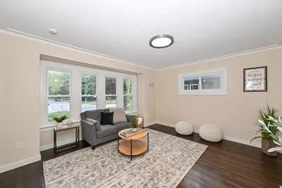 7939  Hillcrest Dr, Wauwatosa, WI 53213 - Photo 6
