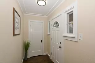 7939 Hillcrest Dr, Wauwatosa, WI 53213 - Photo 4