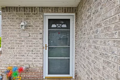 3484 W Sycamore St, Franklin, WI 53132 - Photo 2