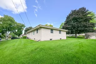 1956 Keith Ln, Grafton, WI 53024 - Photo 32