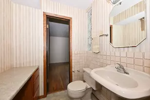 1956 Keith Ln, Grafton, WI 53024 - Photo 18
