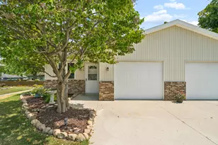 1518 Mason St, New Holstein, WI 53061 - Photo 2