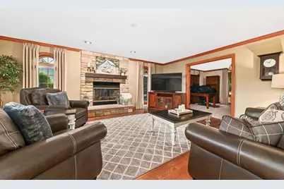 W168N10307  Wildrose Ln, Germantown, WI 53022 - Photo 4