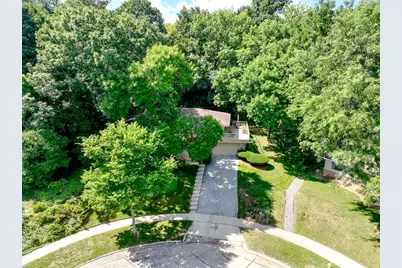 904  Lynne Ct, Waukesha, WI 53186 - Photo 6