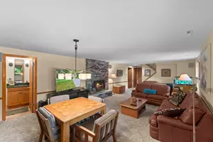 904 Lynne Ct, Waukesha, WI 53186 - Photo 40