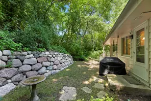 904 Lynne Ct, Waukesha, WI 53186 - Photo 12