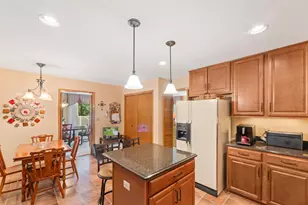 904 Lynne Ct, Waukesha, WI 53186 - Photo 22