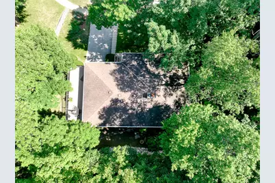 904  Lynne Ct, Waukesha, WI 53186 - Photo 10