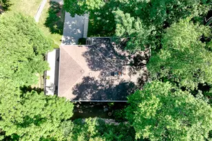 904 Lynne Ct, Waukesha, WI 53186 - Photo 10