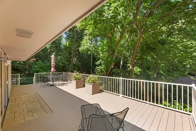 904  Lynne Ct, Waukesha, WI 53186 - Photo 8