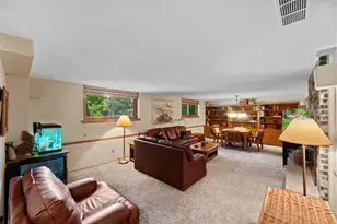 904 Lynne Ct, Waukesha, WI 53186 - Photo 38
