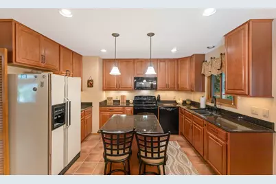 904  Lynne Ct, Waukesha, WI 53186 - Photo 24