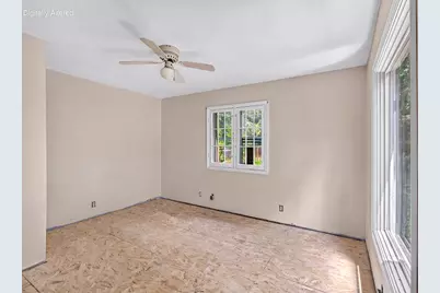 500 W Riverview Dr, Glendale, WI 53209 - Photo 8