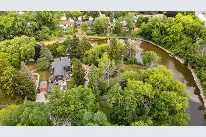 500 W Riverview Dr, Glendale, WI 53209 - Photo 4