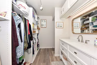 425 W Willow Ct #128, Fox Point, WI 53217 - Photo 10