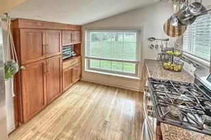 W140N11161 Country Aire Dr Dr, Germantown, WI 53022 - Photo 12