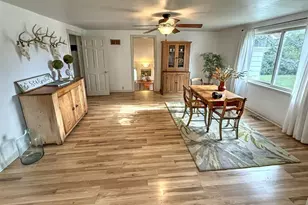 W140N11161 Country Aire Dr Dr, Germantown, WI 53022 - Photo 8