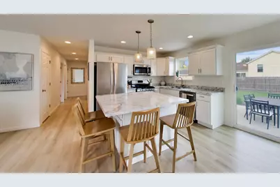 1420 E Longneedle Ln, Elkhorn, WI 53121 - Photo 6
