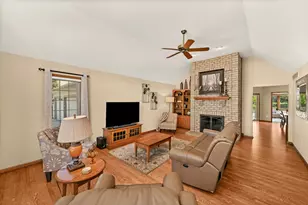 9558 S Fairway Circle, Franklin, WI 53132 - Photo 8