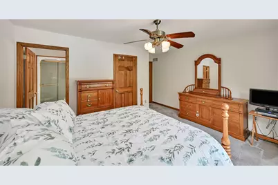 9558 S Fairway Cir, Franklin, WI 53132 - Photo 22