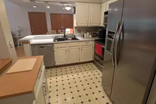 372 Park Hill Dr, Pewaukee, WI 53072 - Photo 8