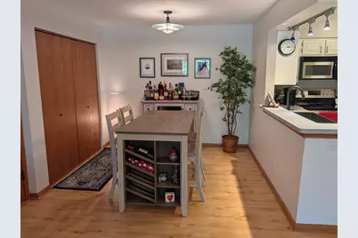 372  Park Hill Dr #H, Pewaukee, WI 53072 - Photo 6