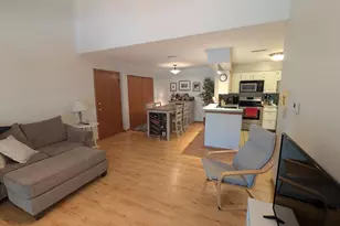 372 Park Hill Dr, Pewaukee, WI 53072 - Photo 4