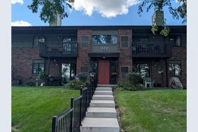 372  Park Hill Dr #H, Pewaukee, WI 53072 - Photo 1