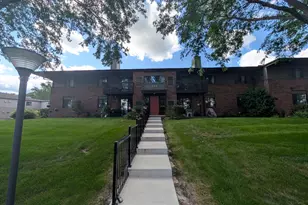 372 Park Hill Dr, Pewaukee, WI 53072 - Photo 22