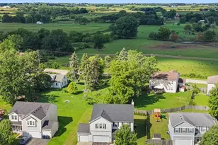 918 N Pheasant Way, Elkhorn, WI 53121 - Photo 4