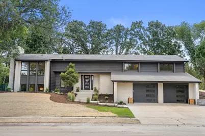 727  Browning Cir, Oconomowoc, WI 53066 - Photo 6