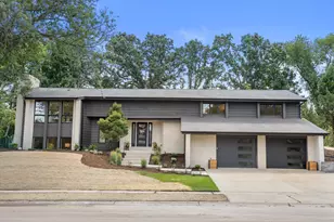 727 Browning Cir, Oconomowoc, WI 53066 - Photo 6